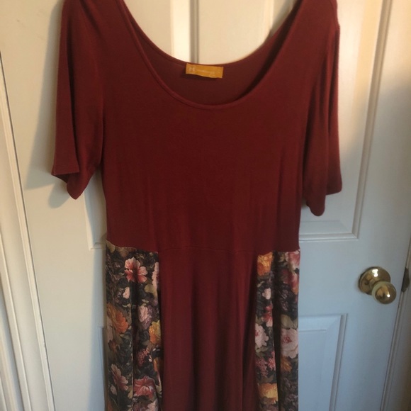 Sustainable bamboo and microsuede floral dress - Picture 1 of 4